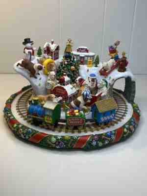 Danbury Mint â??The Bulldog Christmas Wonderland ? Lights And Moving Train Display