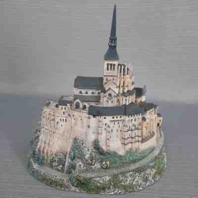 The Danbury Mint, 1994- Mont Saint-Michel- France- Enchanted Castles of Europe