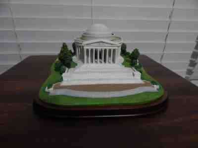 Danbury Mint "THE JEFFERSON MEMORIAL" Sculpture - RARE - New in Box