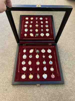 Vintage Danbury Mint 25 Pendants of The Worlds Greatest Porcelain Houses w/ Case
