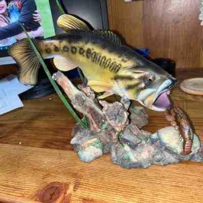 "Sudden Strike" by George Kruth Danbury Mint Sculpture catching a Lobster