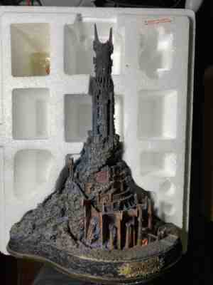 Danbury Mintâ??s Barad-Dur ~ Lord Of The Rings ~ Slight Damage ~ With Box ~ Sauron