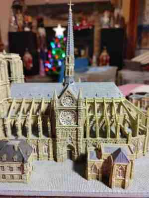 Danbury Mint Notre Dame Cathedral Historic Catholic Church With Certificate 4644