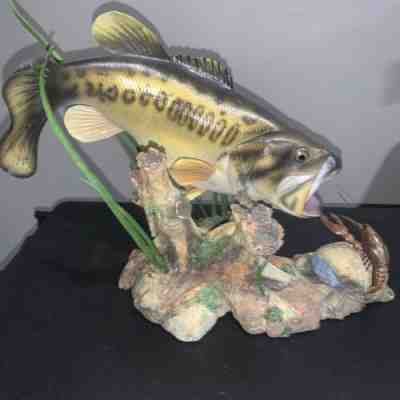 "Sudden Strike" by George Kruth Danbury Mint Sculpture catching a crab