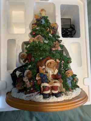 The Boyds Bears Christmas Tree, Santa Bear Lighted Tree, The Danbury Mint 2001