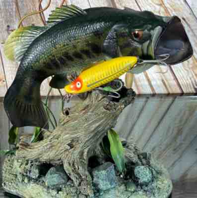 Danbury Mint BACKWATER BASS Freshwater Fish Trophy Sculpture George Kruth HEDDON
