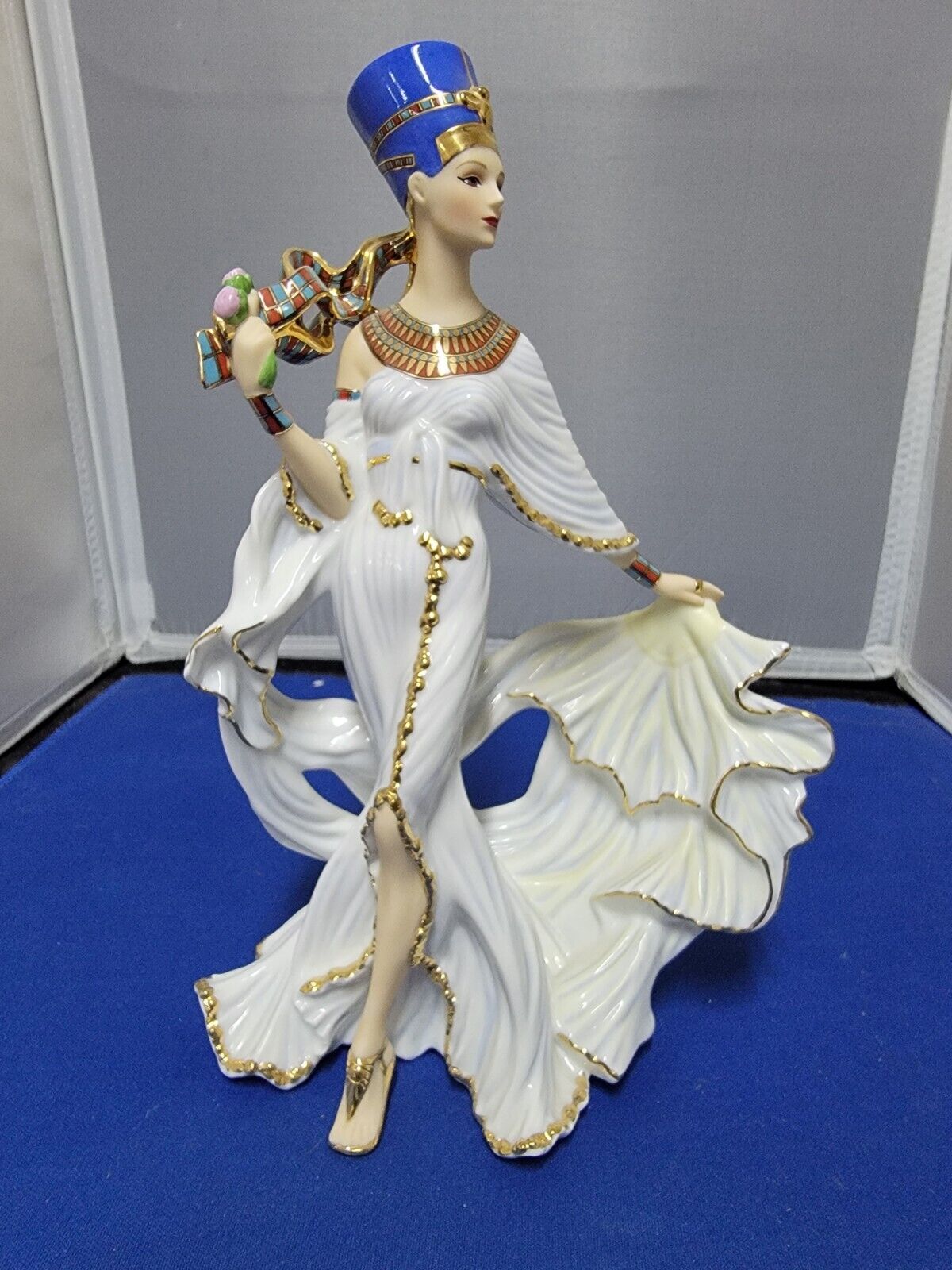 Vintage Danbury Mint "Nefertiti" By Martin Evans