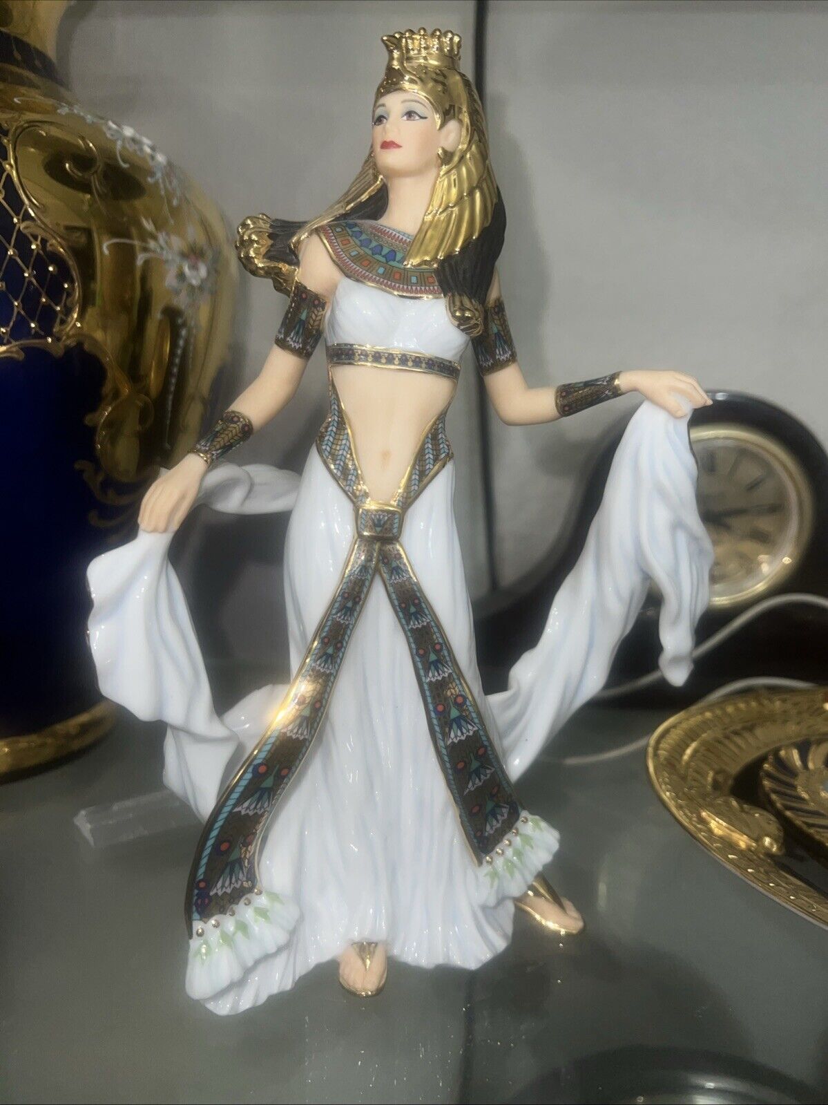Danbury Mint Queens of Egypt Cleopatra Figurine Collectible Porcelain Gold(149)