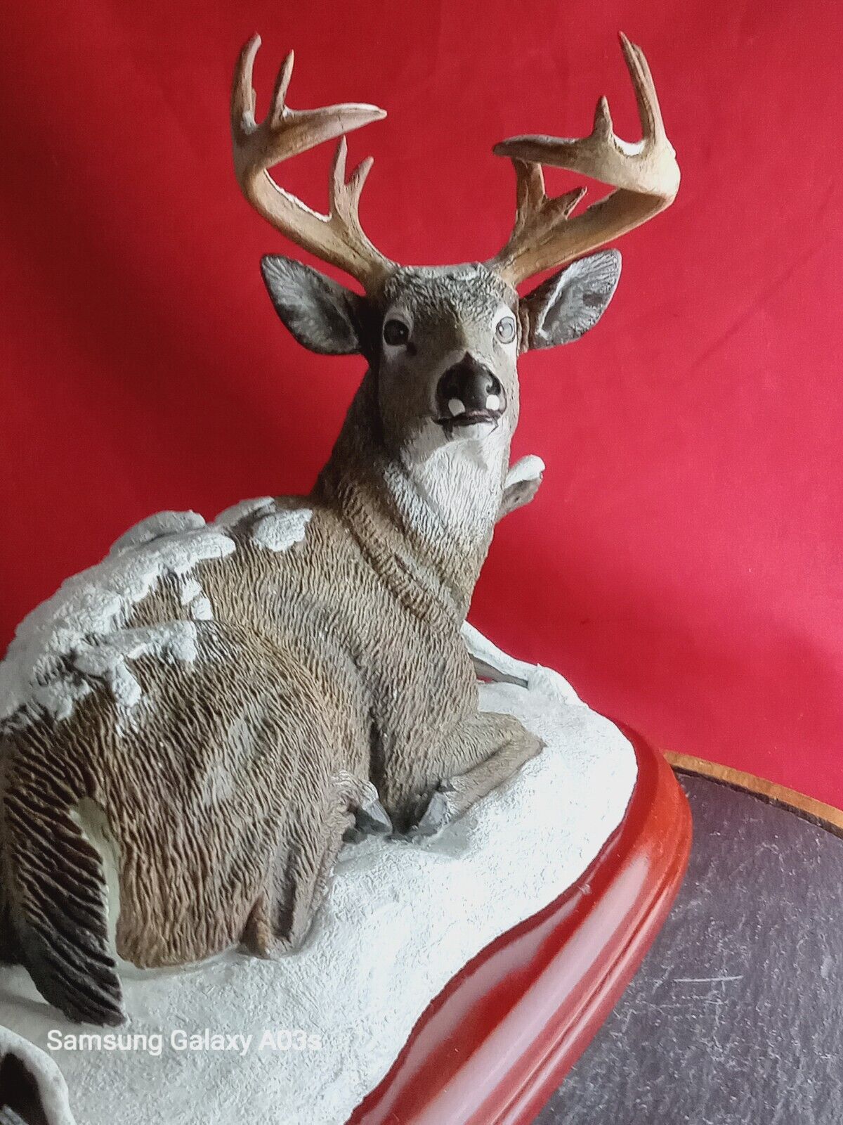 Winter Stag Porcelain Figurine By Bob Travers Original Box & Wood Base