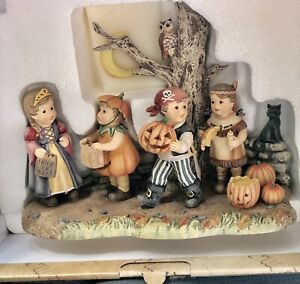 M.I. hummel The Danbury Mint Trick Or Treat 2018 First Issue