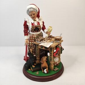 VTG Danbury Mint Mrs. Claus' Little Dachshunds Christmas Dog Sculpture RARE, HTF