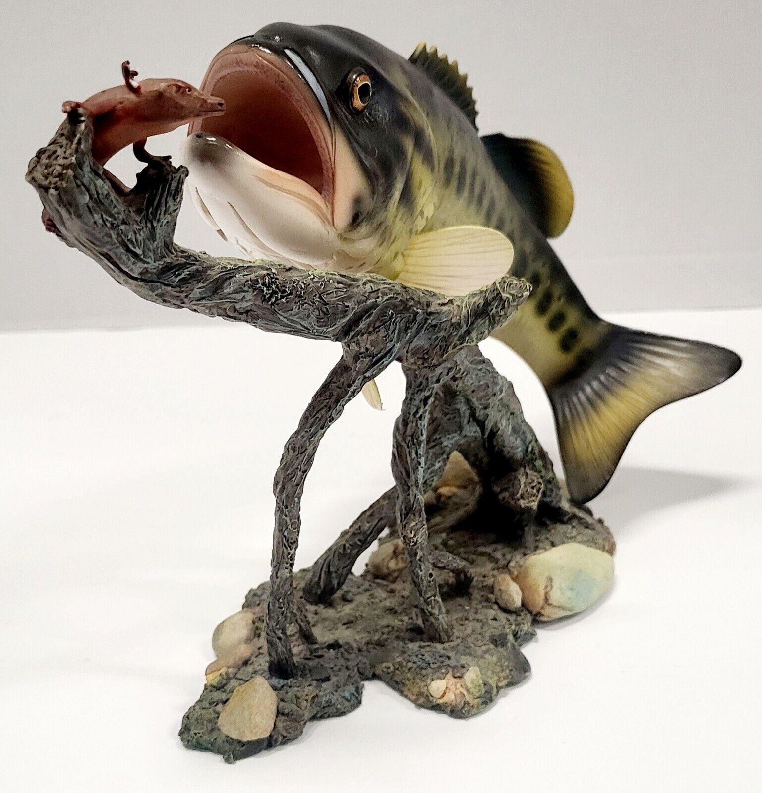 Danbury Mint "No Escape" By George Kruth Fish Sculpture 12" x 8 1/2"