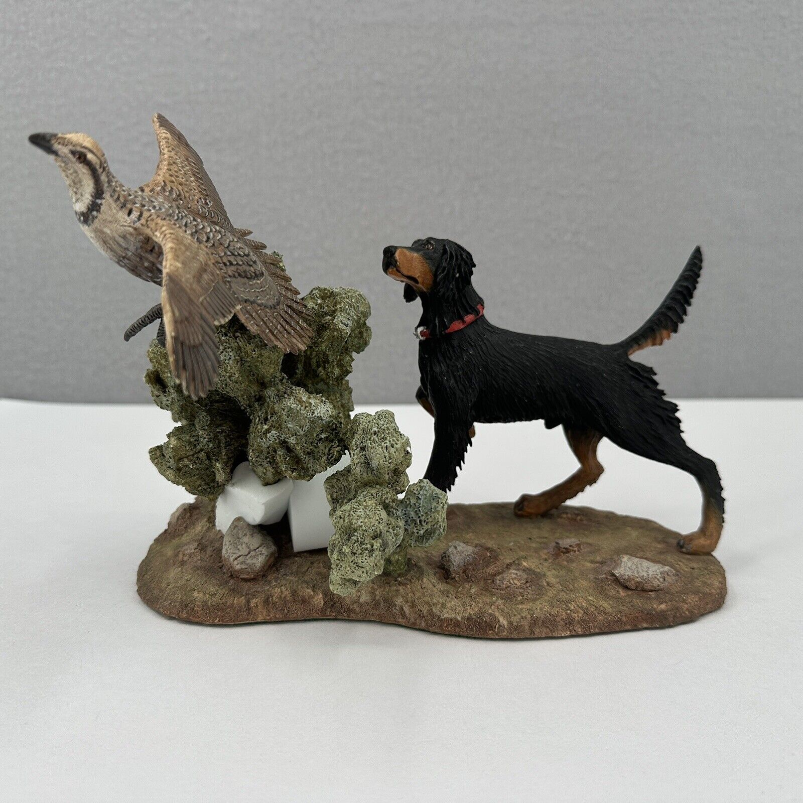 Danbury Mint "AMBUSHED" by Stan Bentall Gordon Setter Grouse Hunting Figurine