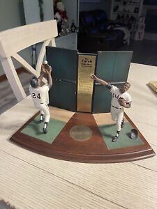 Danbury Mint Collectibles : Danbury Mint Willie Value Guide