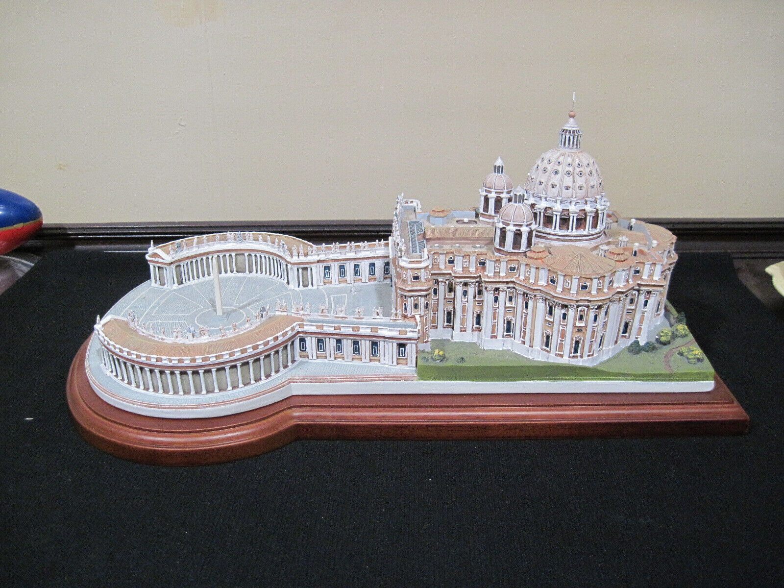 Vintage Danbury Mint St Peter's Basilica Vatican City  Model Original owner