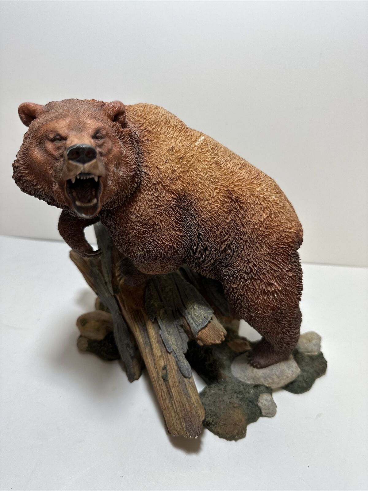 Danbury Mint "Heavyweight Champ" by Nick Bibby Grizzly Bear Statue