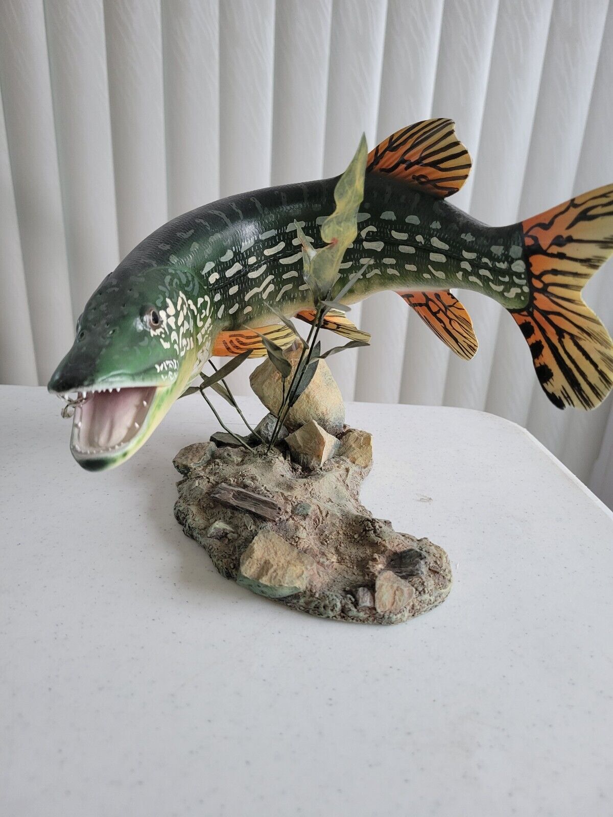Great Northern Pike Danberry Mint Collectable Sculpture George Kruth