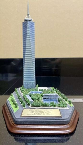 The Danbury Mint ONE WORLD TRADE CENTER Commemorative Sculpture. Very RARE!