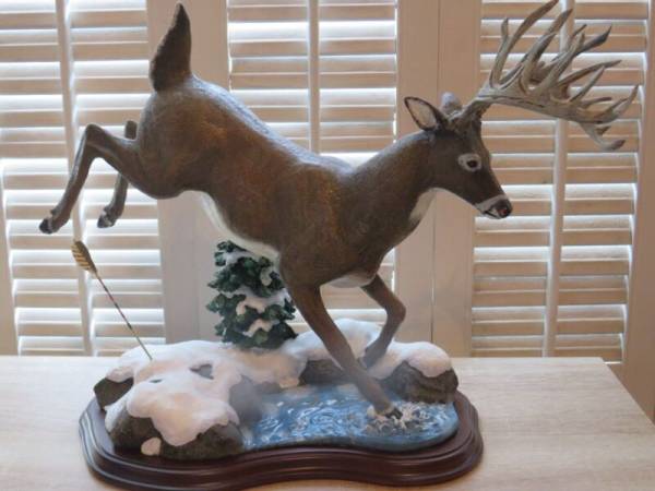 Danbury Mint WINTER ESCAPE Whitetail Deer Buck Sculpture By Curtis Christensen