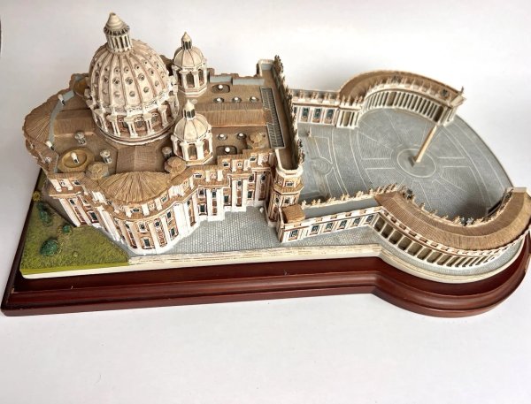 Vintage Danbury Mint St Peter's Basilica Vatican City Model