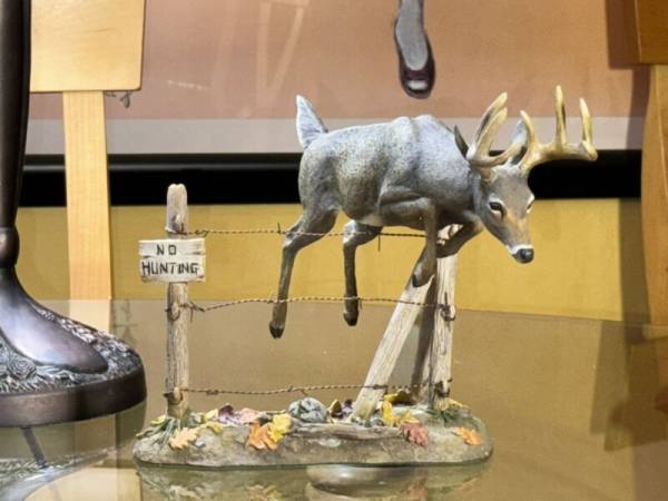 DANBURY MINT "OUT OF BOUNDS" BY CURTIS CHRISTENSEN STUNNING RARE PIECE,COA & BOX