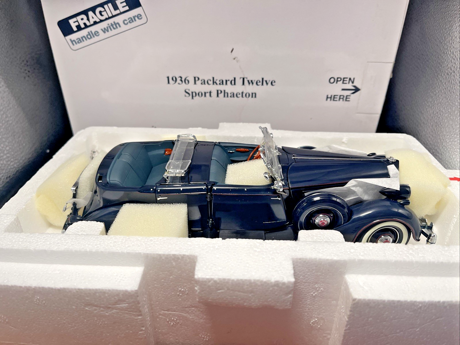 Danbury Mint ~ 1936 PACKARD TWELVE SPORT PHAETON ~ 1:24 NEW IN BOX