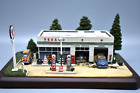 Vintage Danbury Mint Texaco Station Diorama  Great Condition.  Complete.