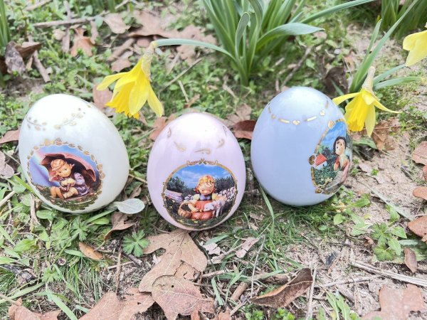 1990's Danbury Mint Set of 3-MJ HUMMEL 3.5" EGG Figurines Porcelain Collection