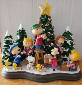 Peanuts Gang Christmas Time Is Here Danbury Mint Lighted Sculpture Figurine