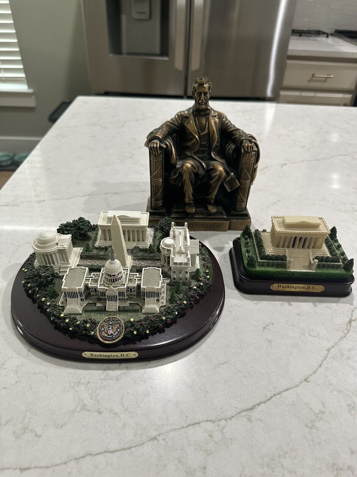 LOT OF 3 - White House US Capitol Jefferson Vietnam Lincoln Washington Replica