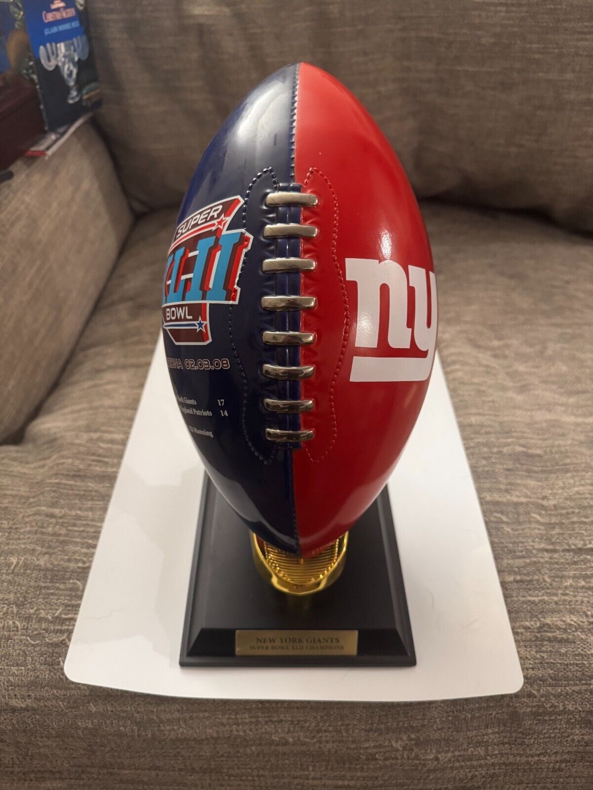 Danbury Mint N.Y. Giants Super Bowl XXII Ceramic Trophy With Stand