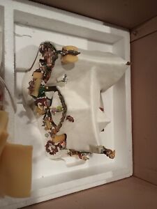 Disney Snow White and the Seven 7 Dwarf Christmas Cottage Village Danbury mint