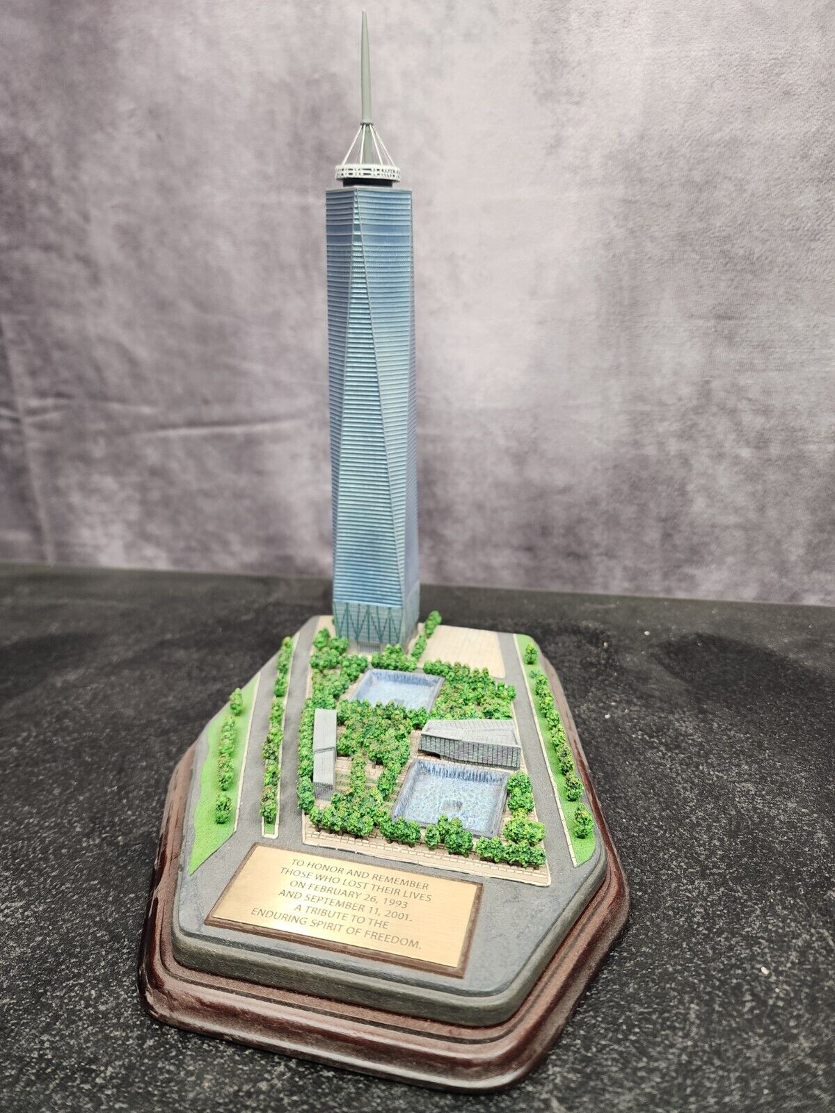 The Danbury Mint ONE WORLD TRADE CENTER Commemorative Sculpture. Very RARE!