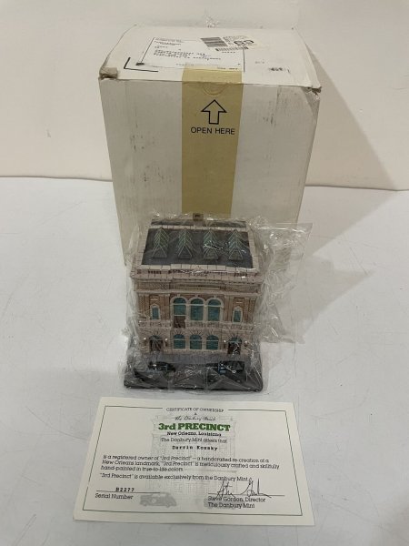 NOS Danbury Mint ~ 3rd Precinct New Orleans Louisiana Police Station ~ 255-007