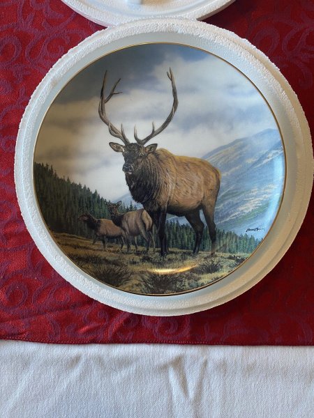 MOUNTAIN TRIO Plate High Country Pride Bull Elk Bruce Miller Danbury Mint & Cows