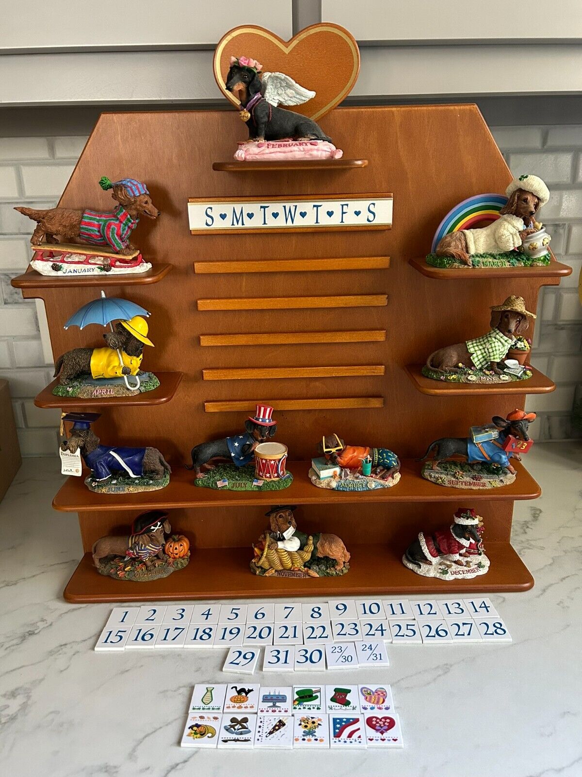 Danbury Mint Dachshund Perpetual Calendar Doxie Weiner Dog MINT!!