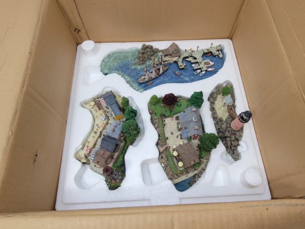 Danbury Mint Lighthouse Point Four Piece Collector Set Original Box With Foam