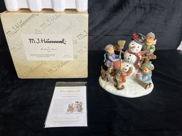 Hummel A New Winter Friend 2016 Danbury Mint Figurine