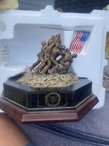 Danbury Mint The Marine Corps War Memorial Iwo Jima  Washington DC Landmark