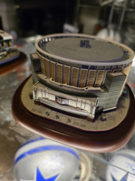 DANBURY MINT MADISON SQUARE GARDEN ARENA NHL NEW YORK RANGERS ARENA sculpture