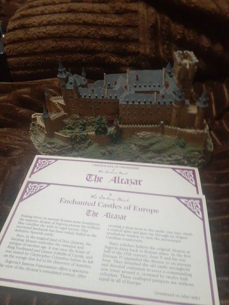 The Danbury Mint - Enchanted Castles of Europe - The Alcazar Castle