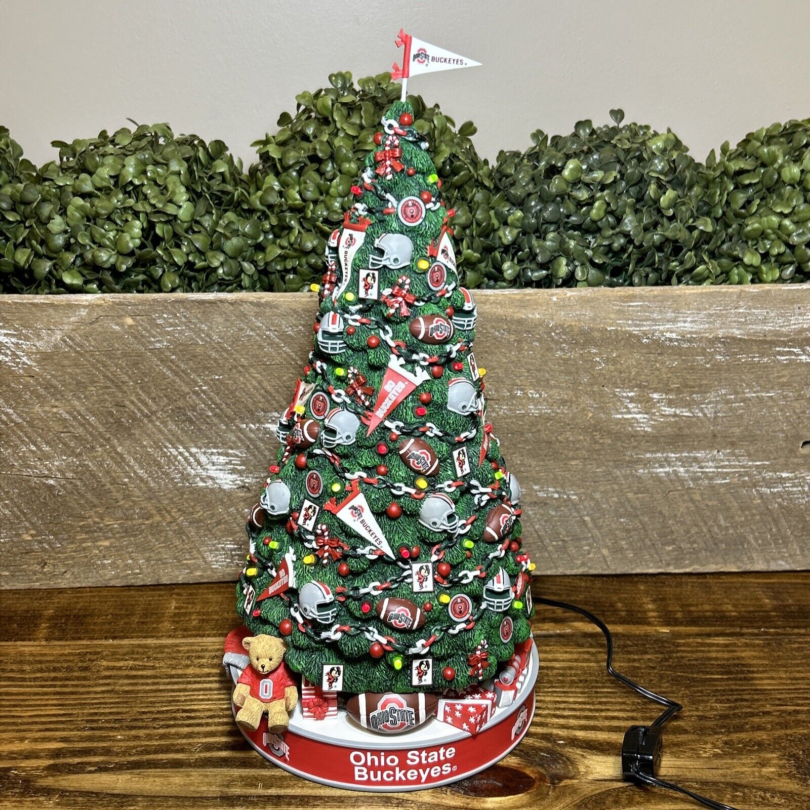 Danbury Mint Ohio State Buckeyes Light Up Christmas Tree w/ Topper & AC Adapter