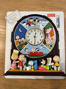 Four Seasons Peanuts Clock (Danbury Mint)