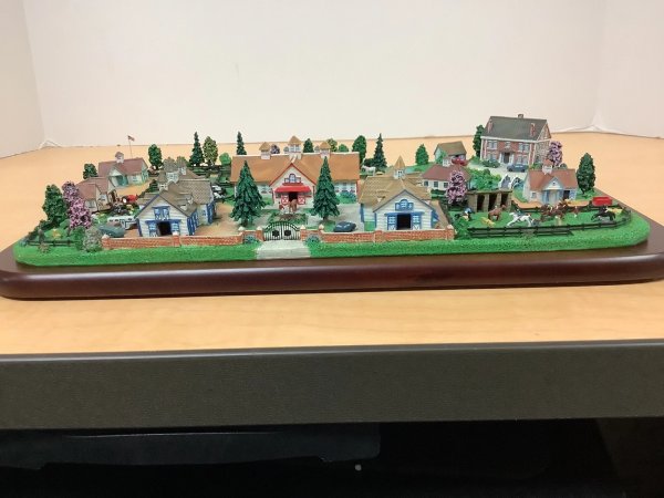 Danbury Mint - Cherry Blossom Farm Display Miniature In original box