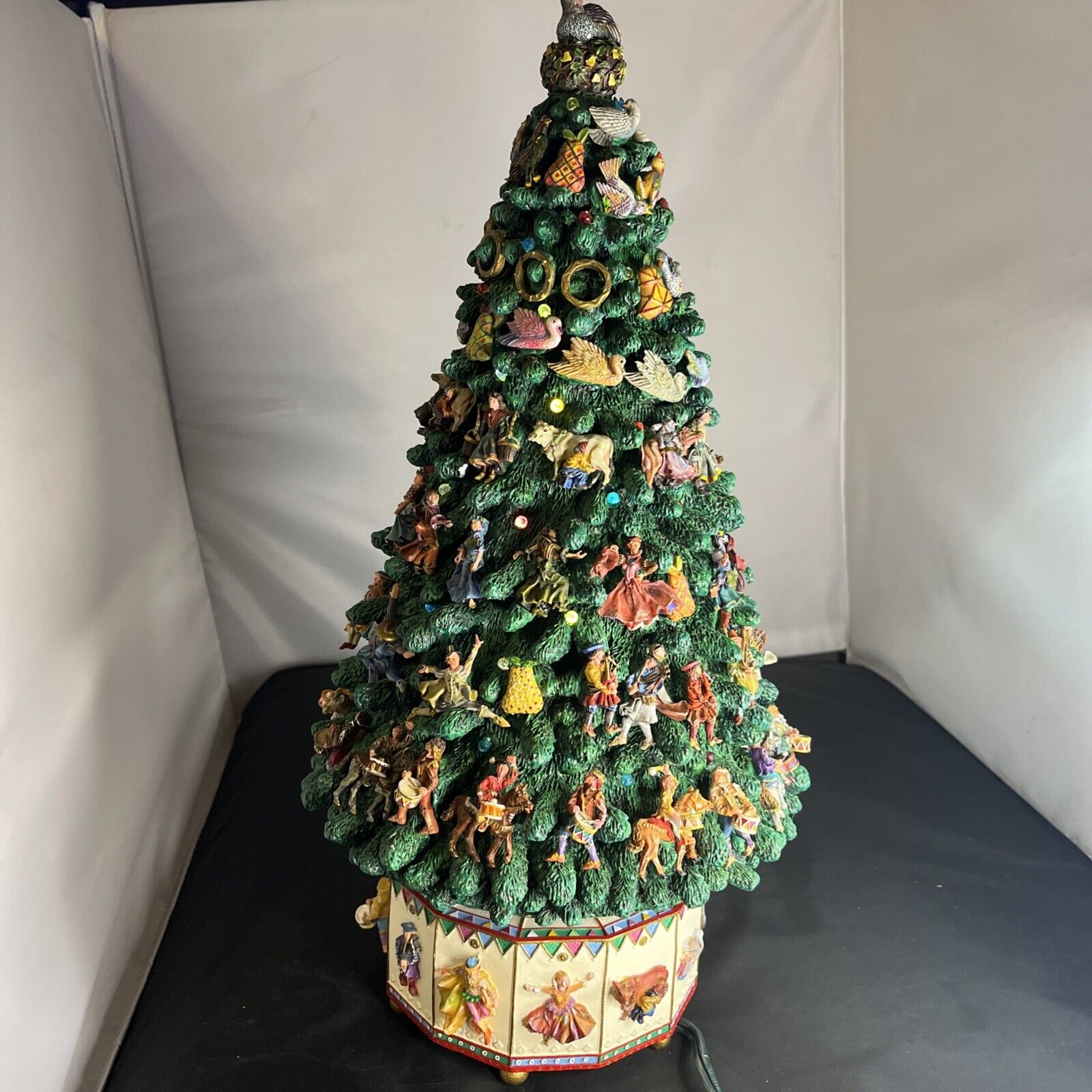 Danbury Mint Twelve Days Of Christmas Tree Porcelian 19" W/Music & Original Box