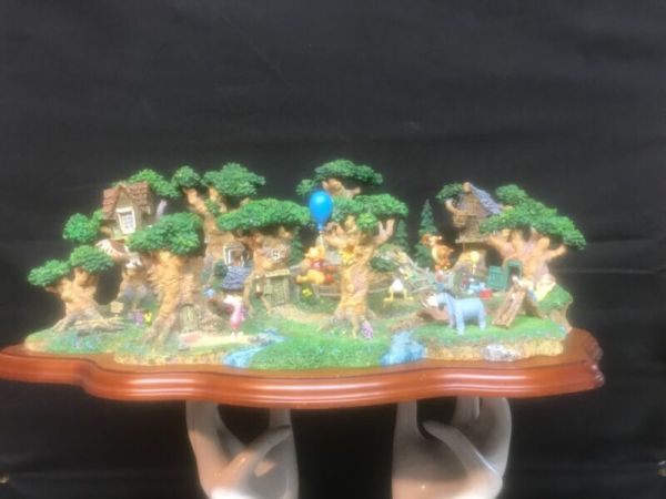 Vintage,  Danbury Mint 100 Acre Wood Winnie the Pooh Disney World *Read Desc*