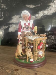 Danbury Mint -Mrs Claus’ Little Pugs Large Christmas Figurine - Retired/Rare