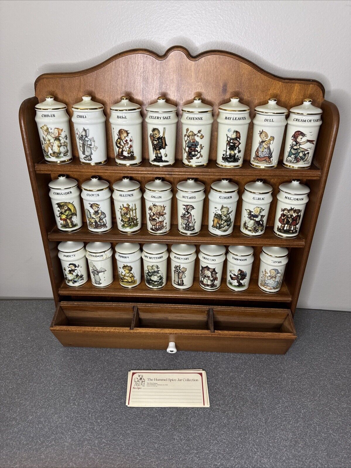 MJ HUMMEL PORCELAIN SPICE JARS VINTAGE 1987 DANBURY MINT 24 JARS W/ WOODEN RACK