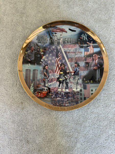 Danbury Mint United We Stand 911 Collector Plate With Stand!