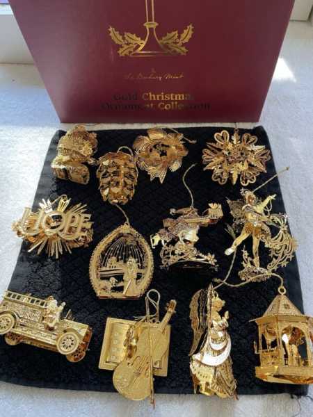 Danbury Mint Gold Christmas 2005 23K Gold Plated 12 Collectible Ornaments Set